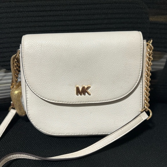 Michael Kors Crossbody & Matching Wallet - Picture 3 of 12
